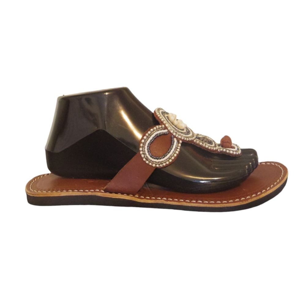 Sandale africaine perlée blanc bleu en cuir - XAI-XAI